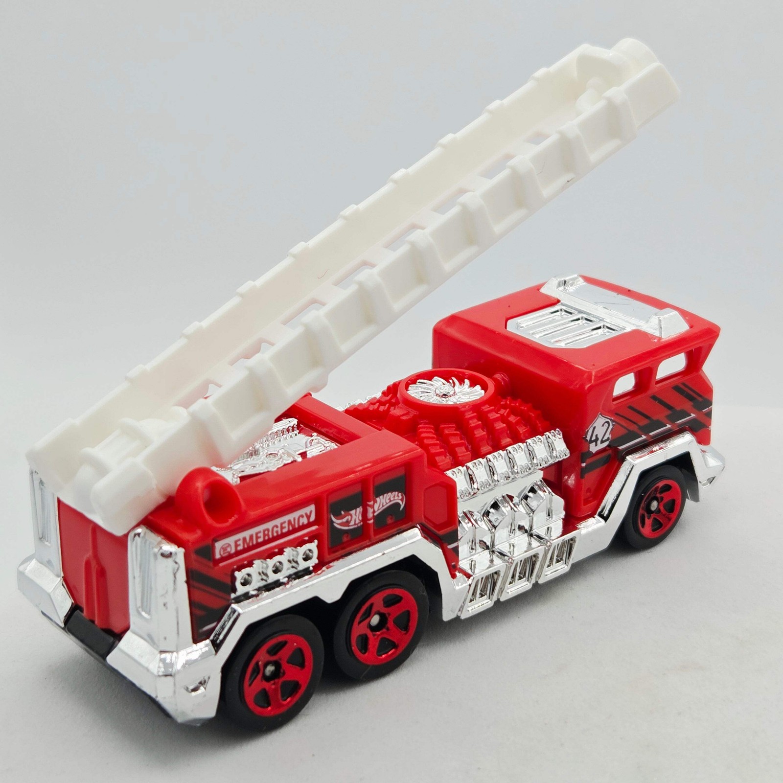 Hot Wheels 5 Alarm Fire Truck – Tandem Axel, Red (2014 HW Basic – City Works Res