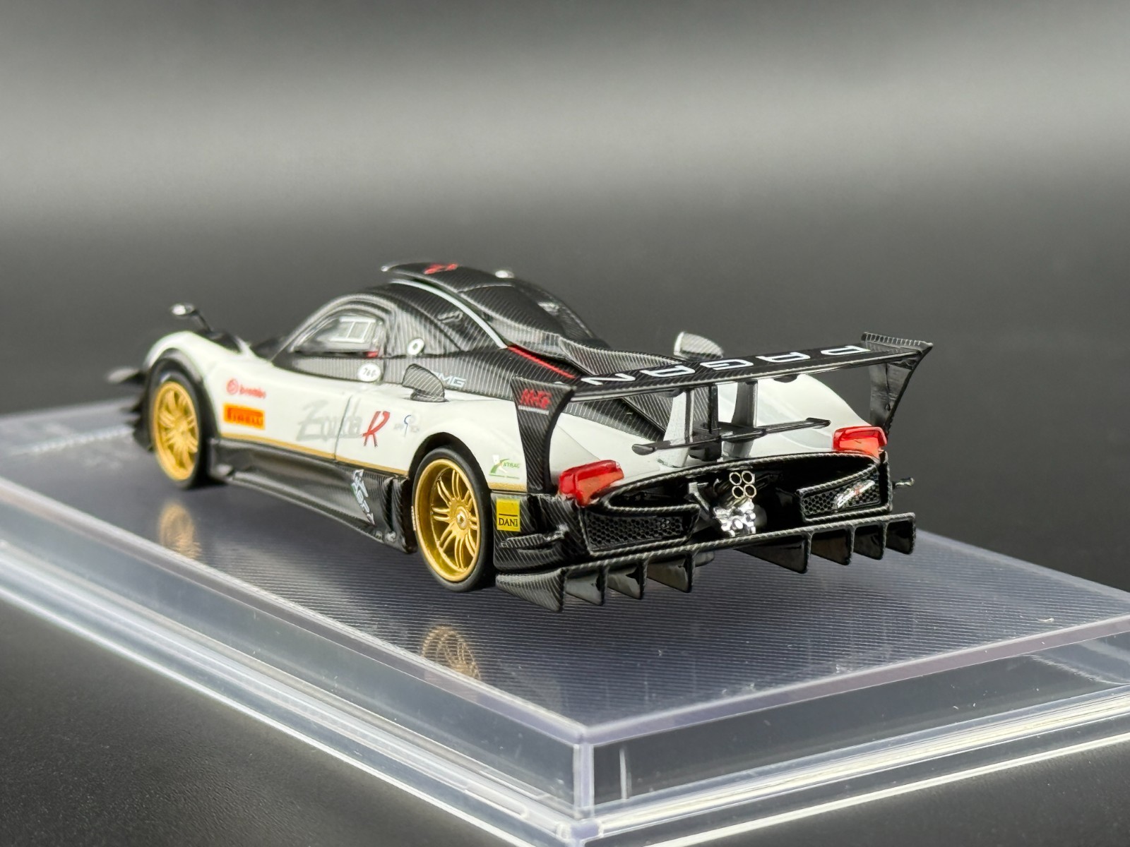 CM Model Pagani Zonda Revolucion White 1/64