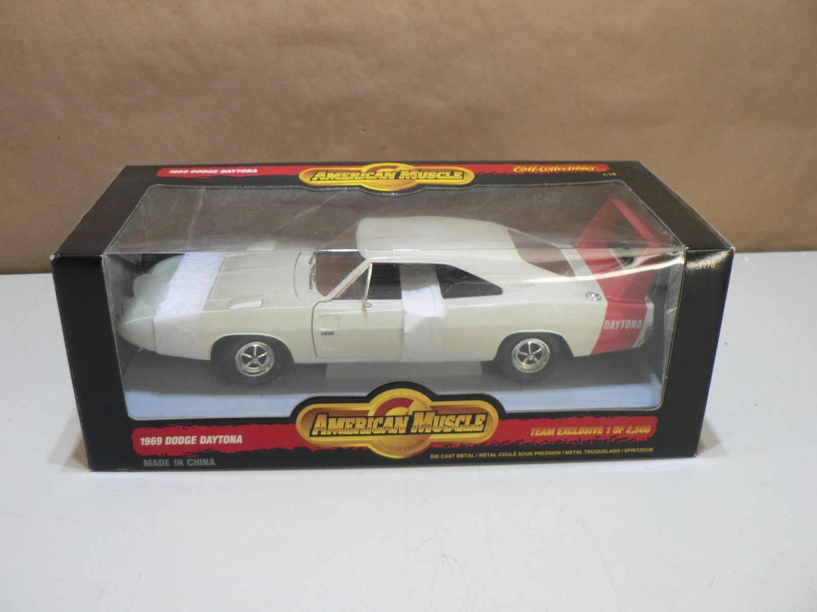 Vintage Ertl American Muscle 1969 White Dodge Charger Hemi Daytona Die Cast