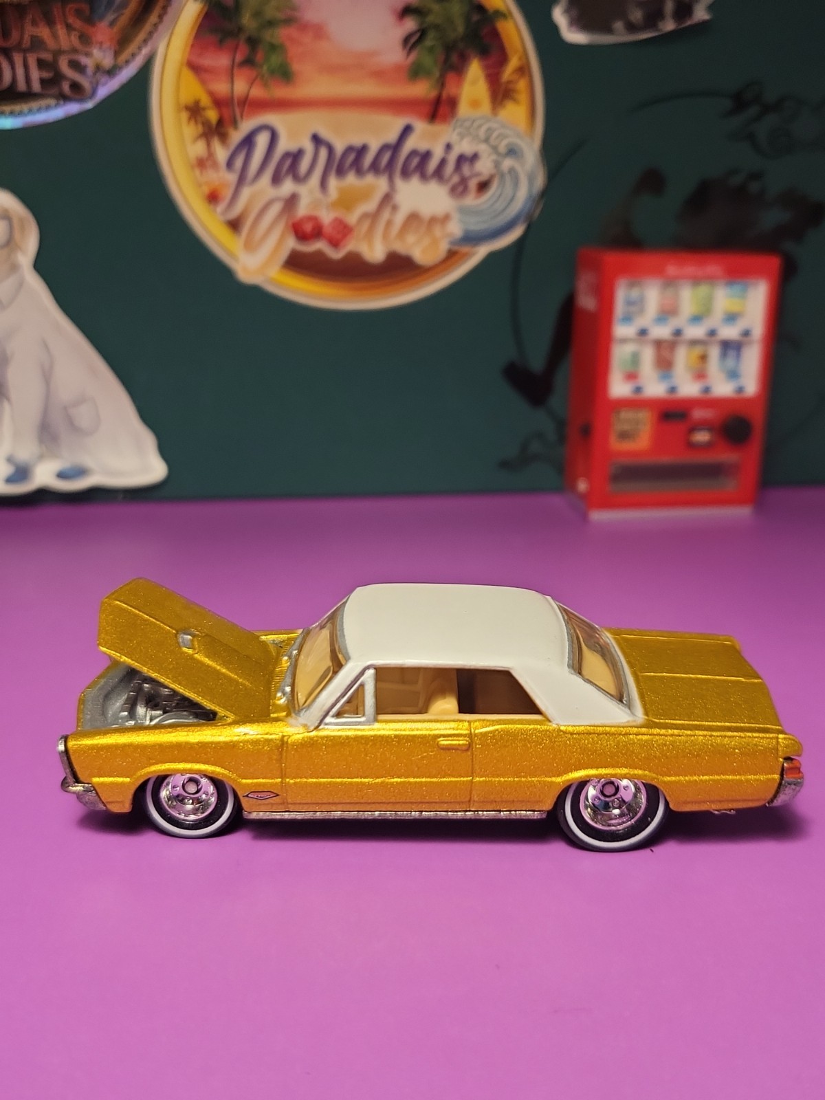 Hot Wheels loose Pontiac ’65 GTO Gold Ultra Hots