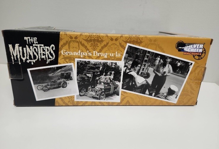 The Munsters Grandpa’s Dragula Hot Rod Diecast Race Car 1/18 Scale New in Box