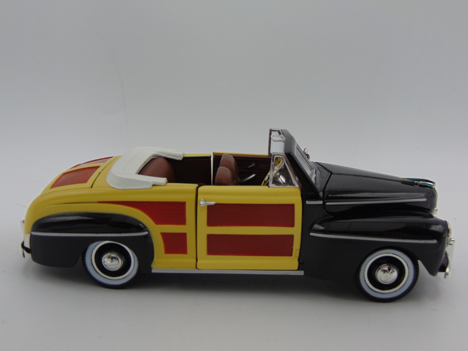 National Motor Museum Mint Silver Age of Ford 1946 Super Deluxe Convertible