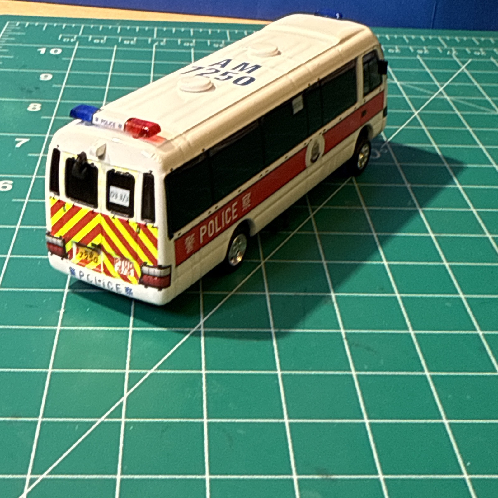 Tiny Brand 1:76 Toyota Coaster Hong Kong Police Bus Am 7250