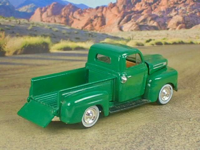 Vintage Motoring 1948–1952 Ford F1 Flathead V8 Step-Side Pickup 1/64 Scale LE V