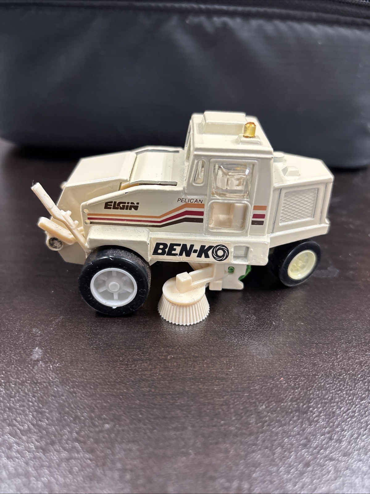 ✨1993 Road Champs Diecast Elgin Pelican Street Sweeper Truck✨