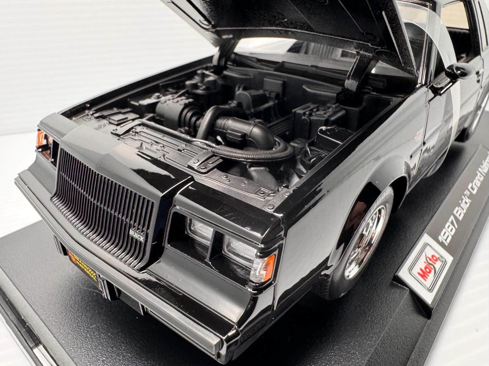 1987 BUICK REGAL GRAND NATIONAL BLACK 1/18 DIECAST MODEL CAR MAISTO 31479