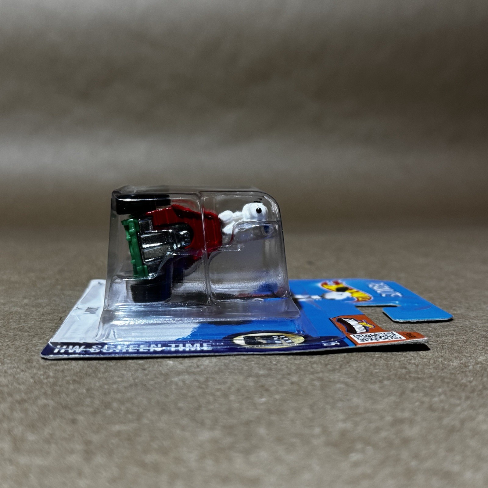 2016 Hot Wheels HW Screen Time Peanuts SNOOPY With Doghouse 222/250 Short Card
