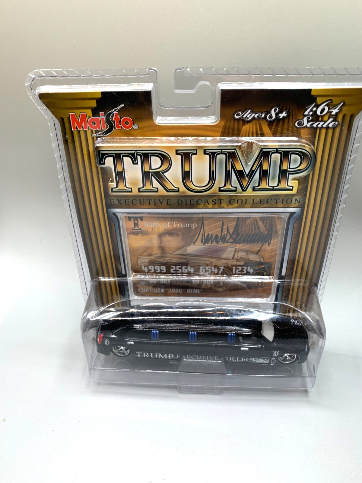 Trump Executive Diecast Collection Chrysler 300C Hemi Limo By Maisto 1/64 Scale