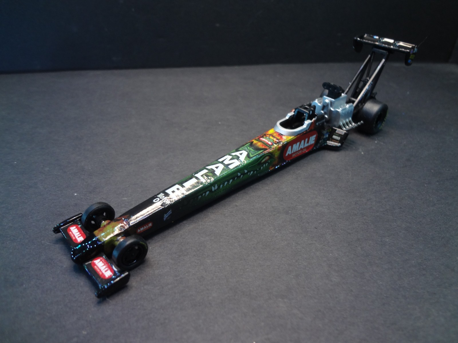 Auto World Amalie Motor Oil Terry McMillen NHRA Top Fuel Dragster – 1:64