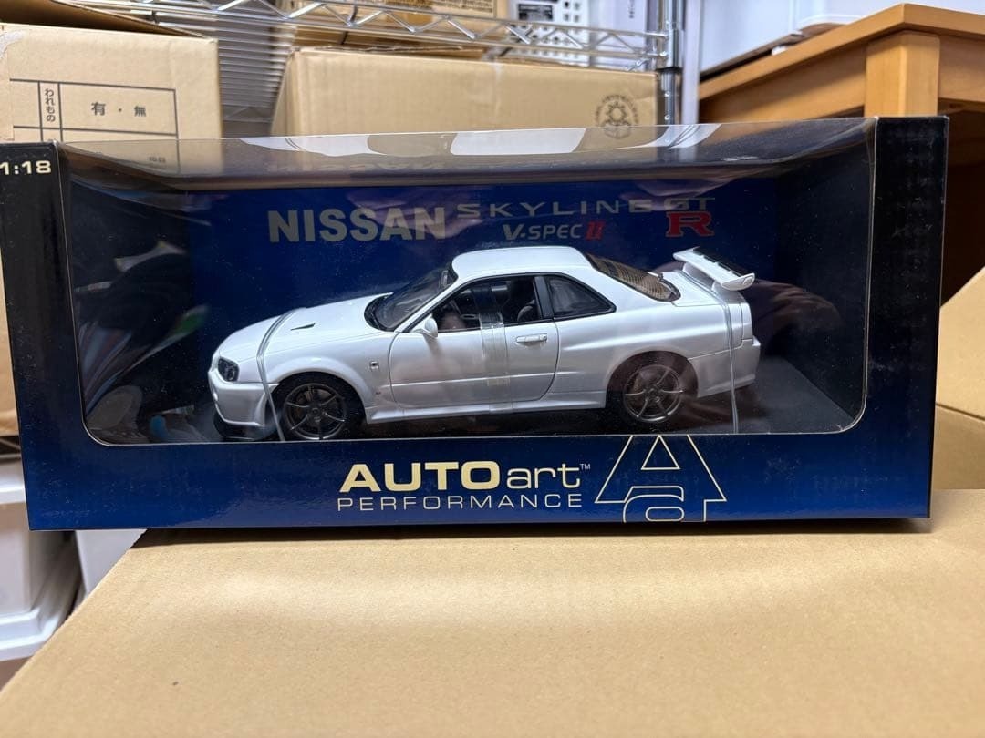 AUTOart PERFORMANCE SKYLINE GT-R V-SPEC II 1/18 White