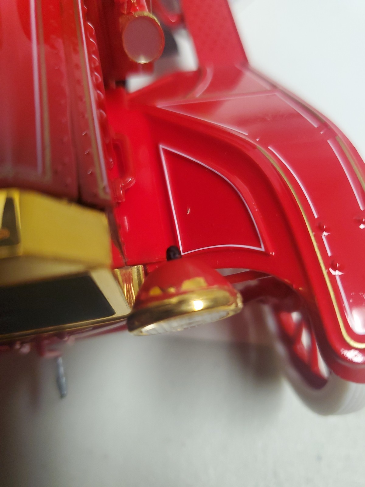 FIRE TRUCK 1916 FORD MODEL T FIRE ENGINE FRANKLIN MINT 1:16 Read Description