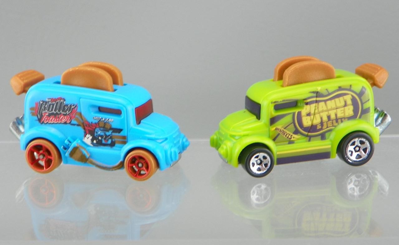 Hot Wheels 2016 Diecast Blue & Green Peanut Butter & Jelly Roller Toaster Lot