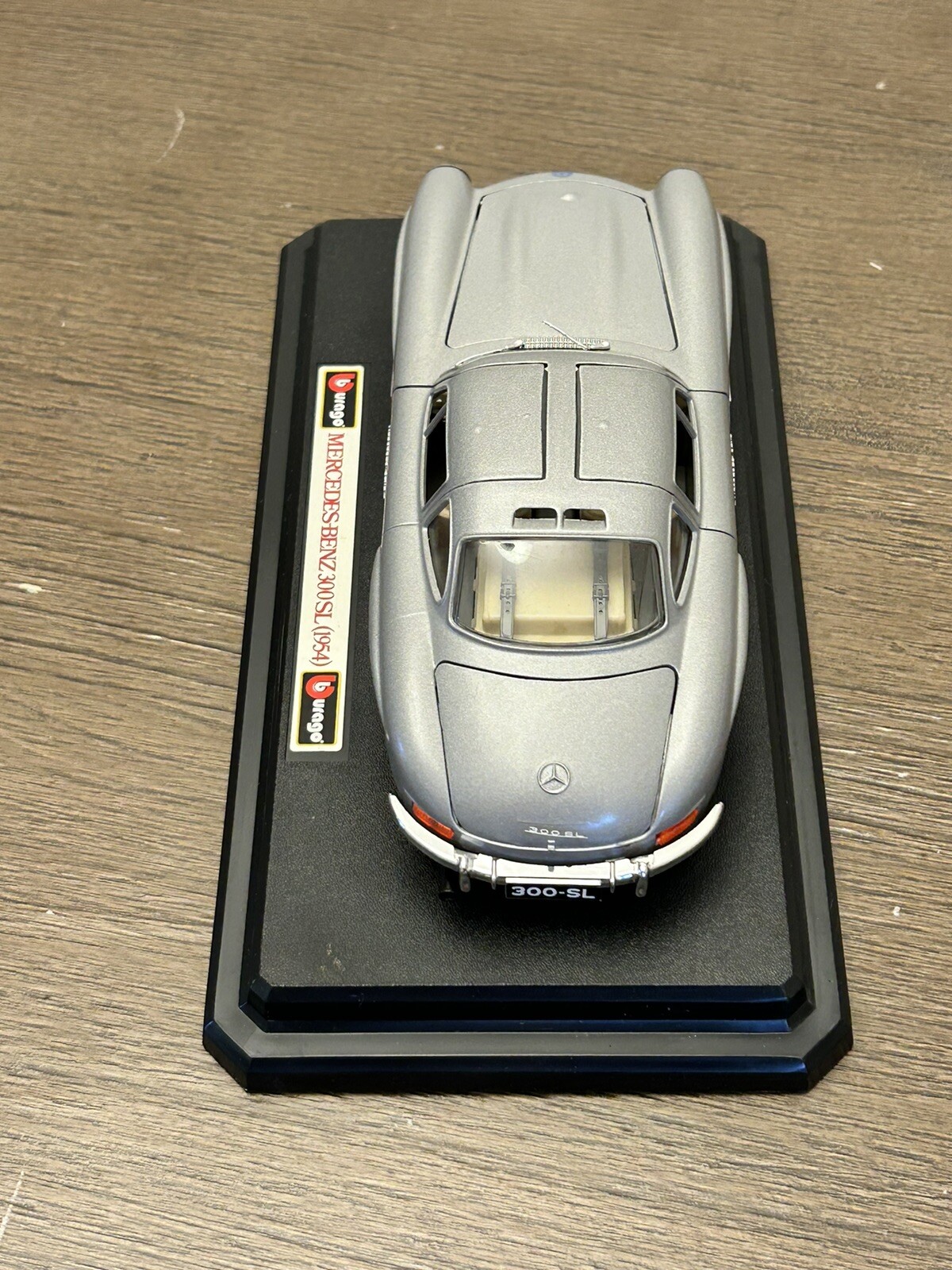 Burago Mercedes Benz 300SL 1954 1/24 Scale Gull Wing Diecast With Stand