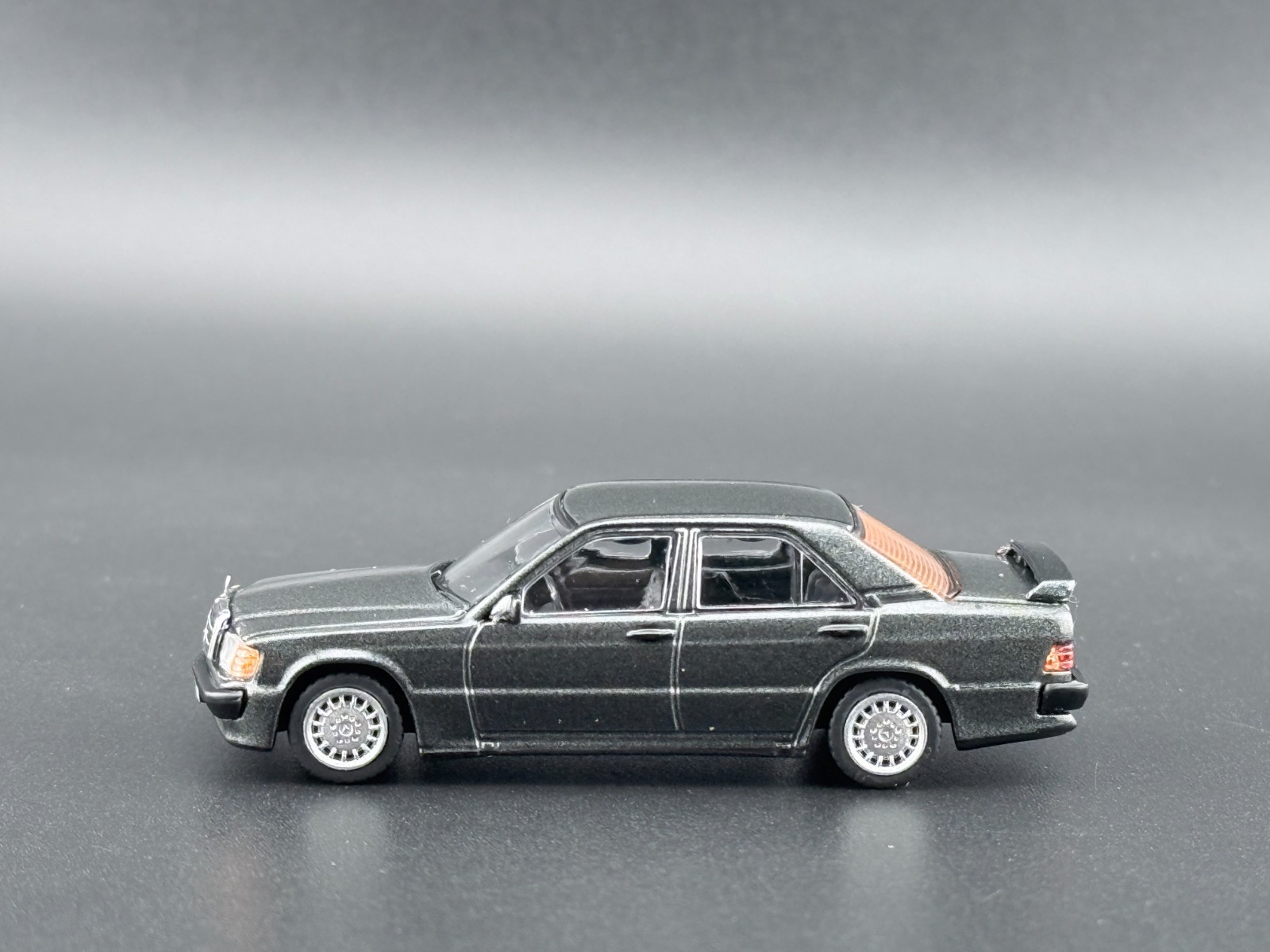 Tarmac Works Mercedes-Benz 190 E 2.3-16 Global64 1/64