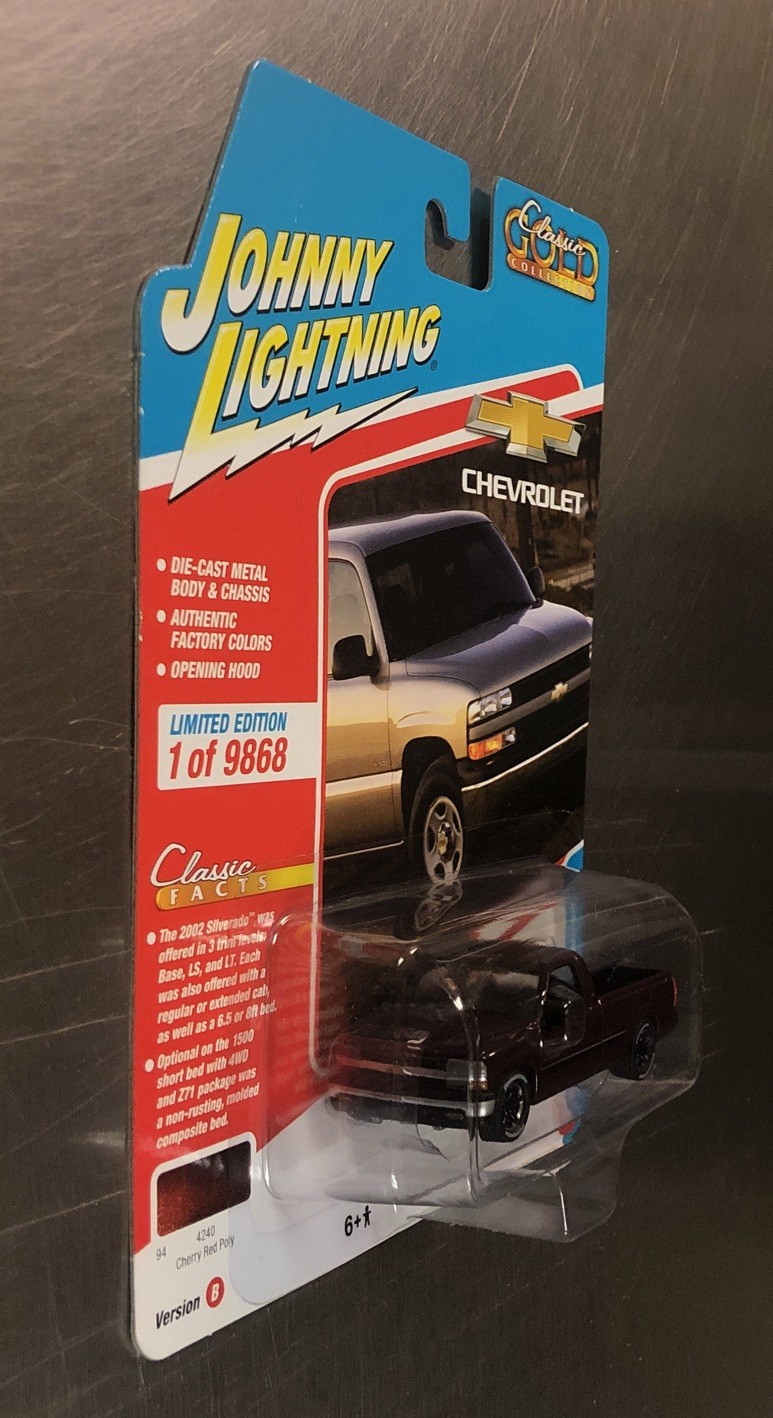 JOHNNY LIGHTNING CLASSIC GOLD 2002 CHEVY SILVERADO 1:64 SCALE VERSION B DIECAST