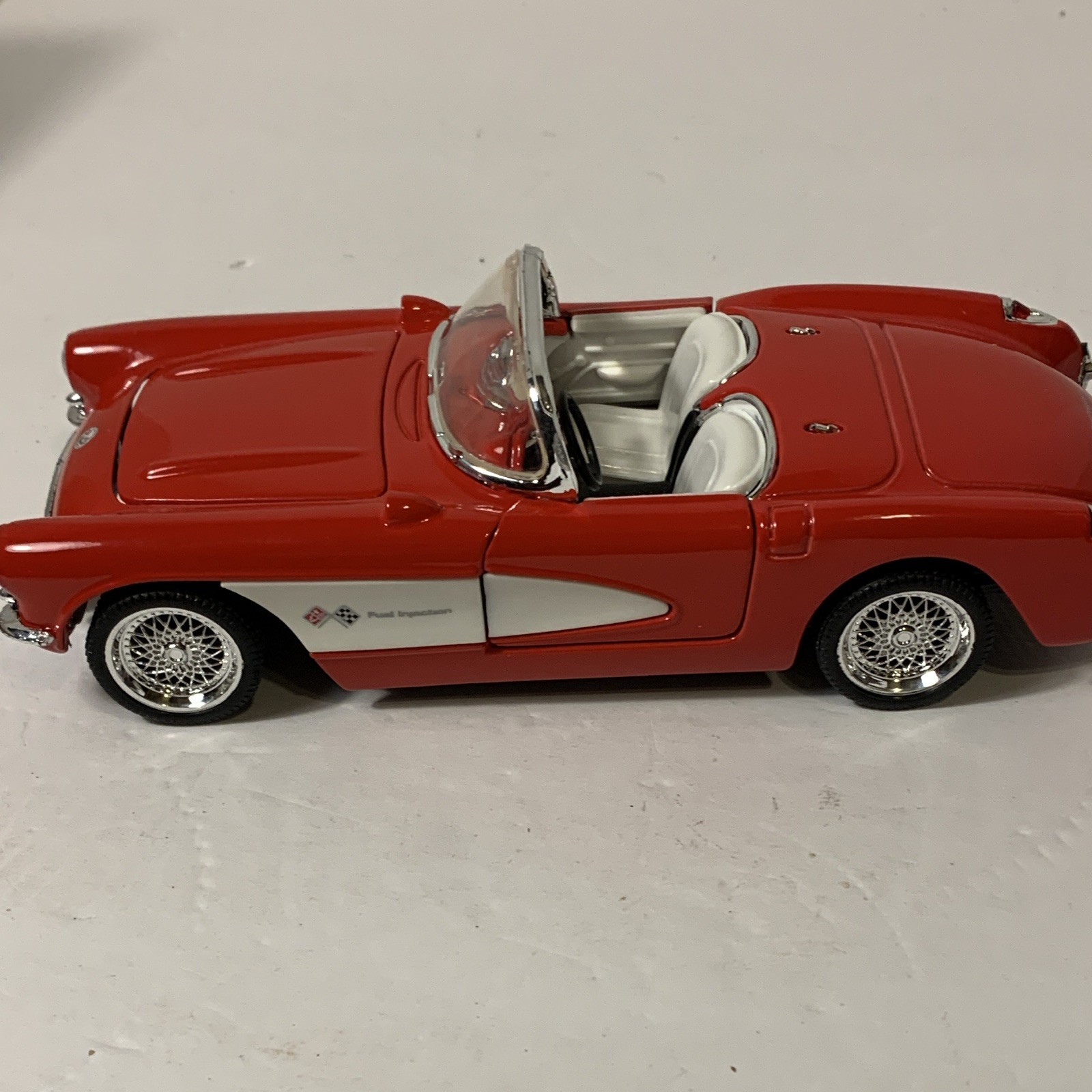 1957 Chevrolet Corvette Red/White Diecast Model Car w/ Opening Hood, Doors