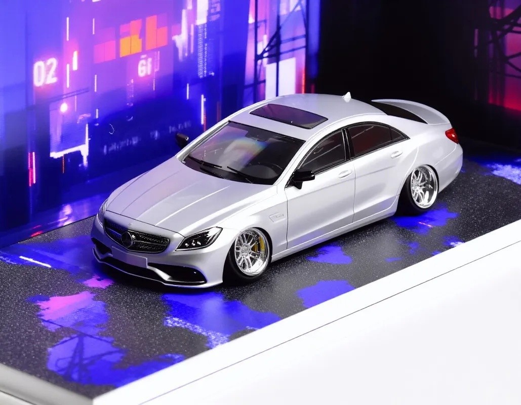 MJ 1:64 HEC Silver Black CLS 63 VIP Sedan Sports Model Diecast Metal Car