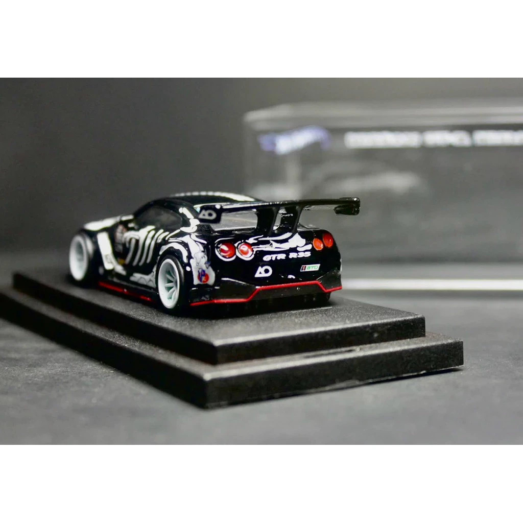 NEW Hot Wheels GT-R R35 Nismo CUSTOM Skull Rexy Black White Rubber Car Display