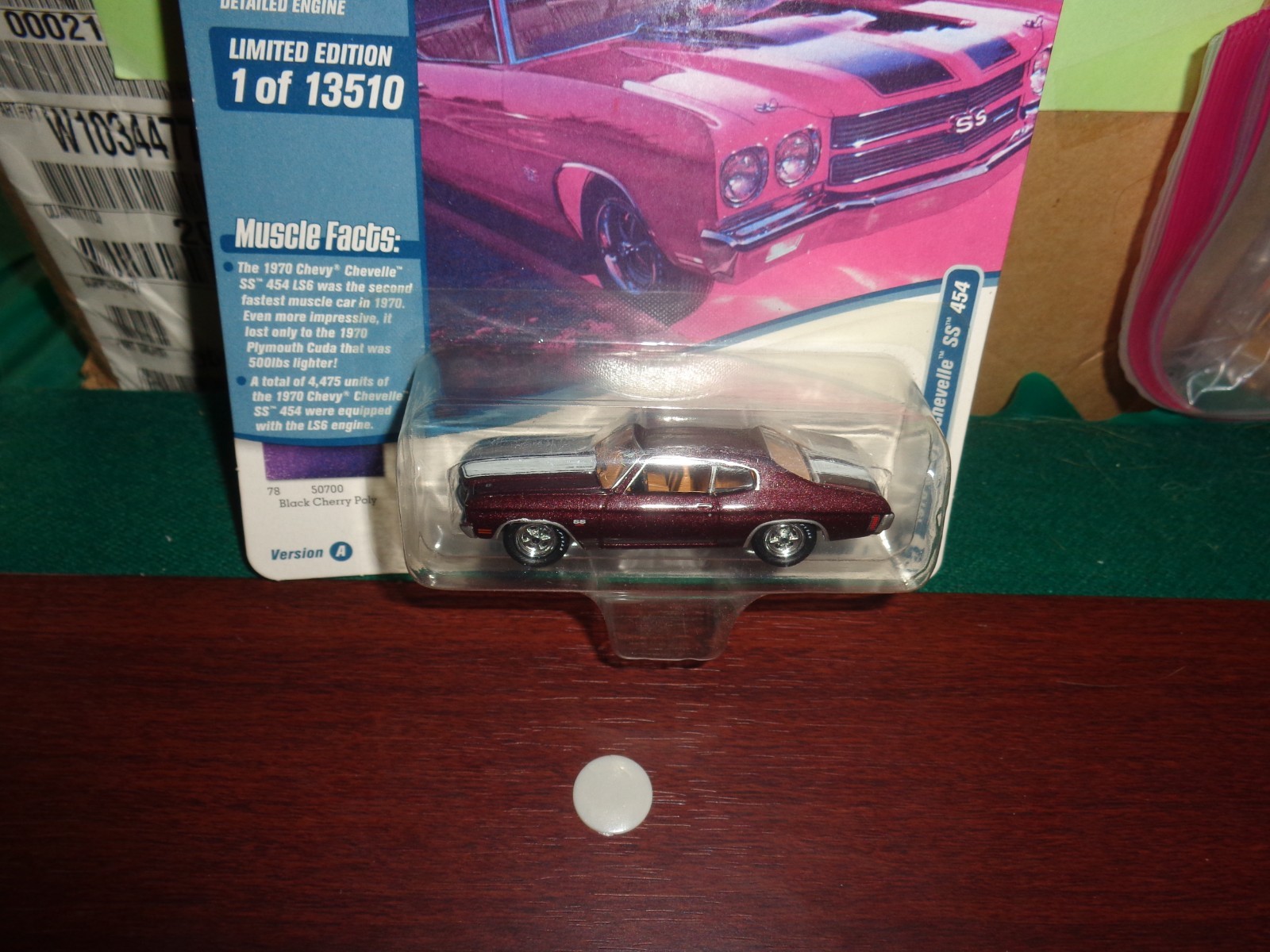 Johnny Lightning Muscle Cars USA Black Cherry 1970 Chevy Chevelle SS 454 #5 1:64