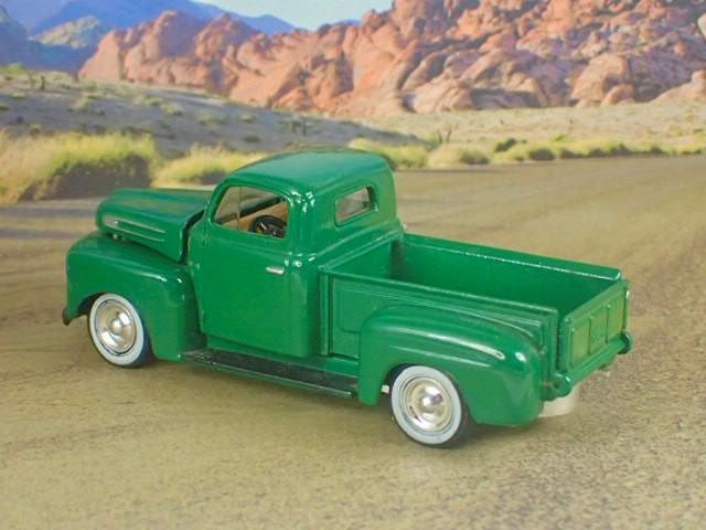 Vintage Motoring 1948–1952 Ford F1 Flathead V8 Step-Side Pickup 1/64 Scale LE V