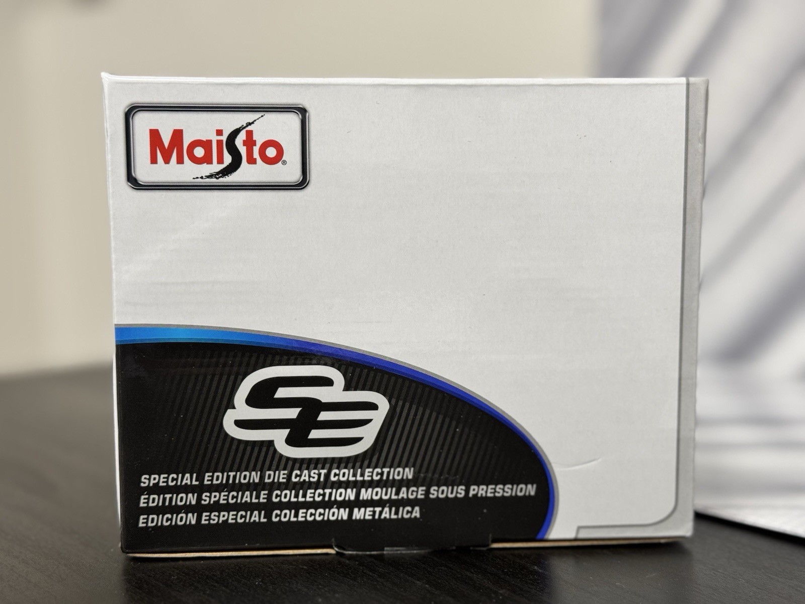 Maisto 1:18 2005 Chrysler HEMI 300C Diecast Model Car Special Edition Green