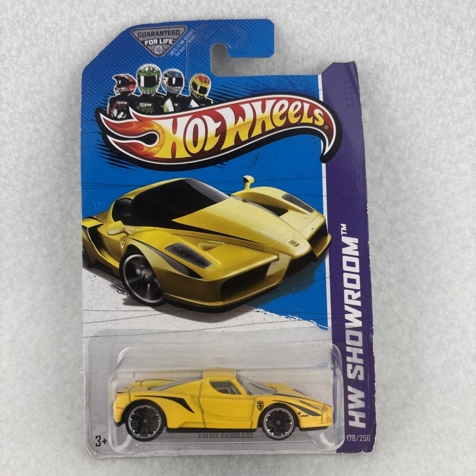 Hot Wheels Enzo Ferrari (Yellow) & F12berlinetta (Red) – HW Showroom Series 2013