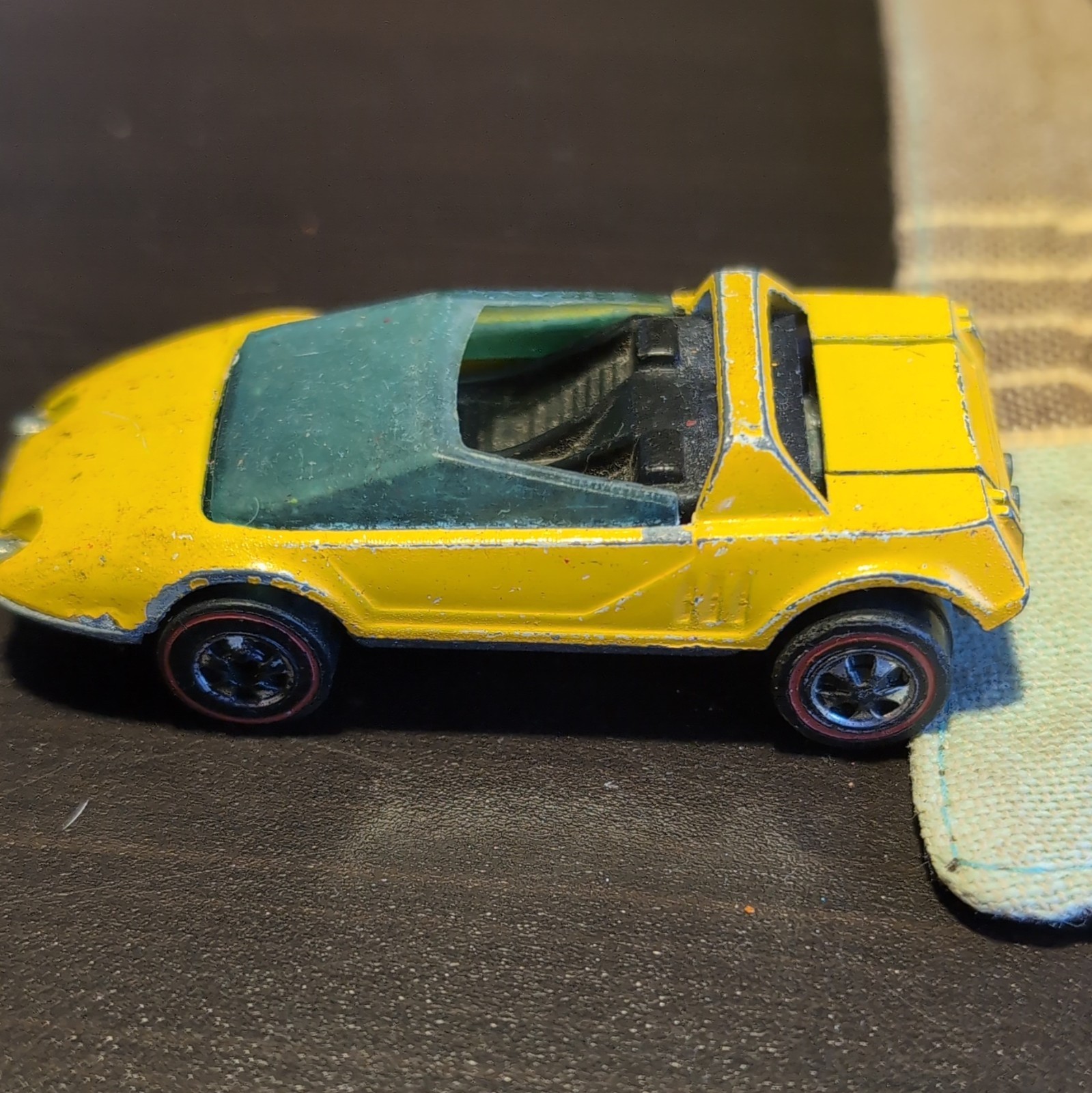 Hot Wheels Redlines Sand Witch 1969 1:64 Diecast Car Yellow/Green