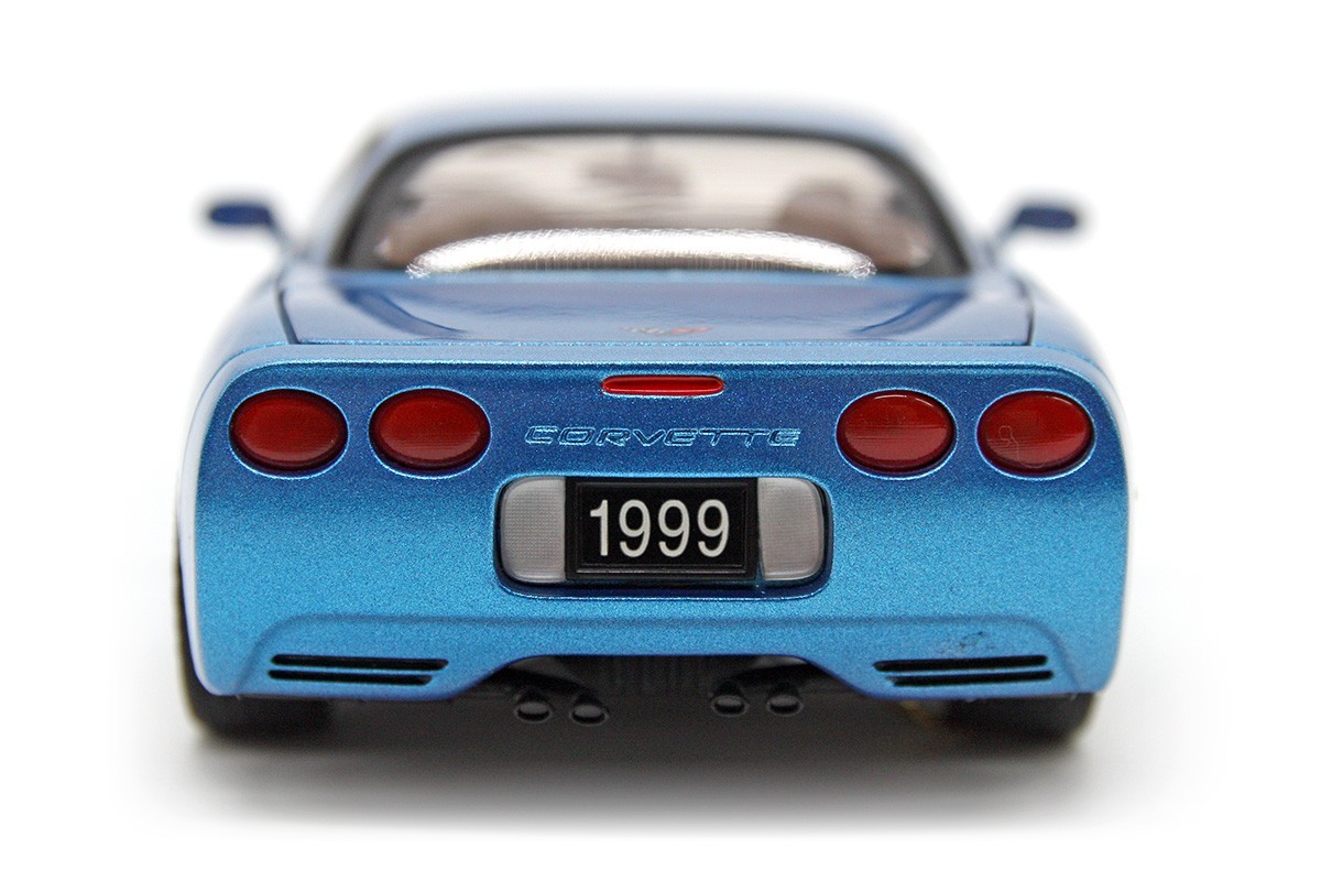 1999 Chevrolet Corvette (C5) Hardtop (1:24) Nassau Blue Diecast (LOOSE), by FM