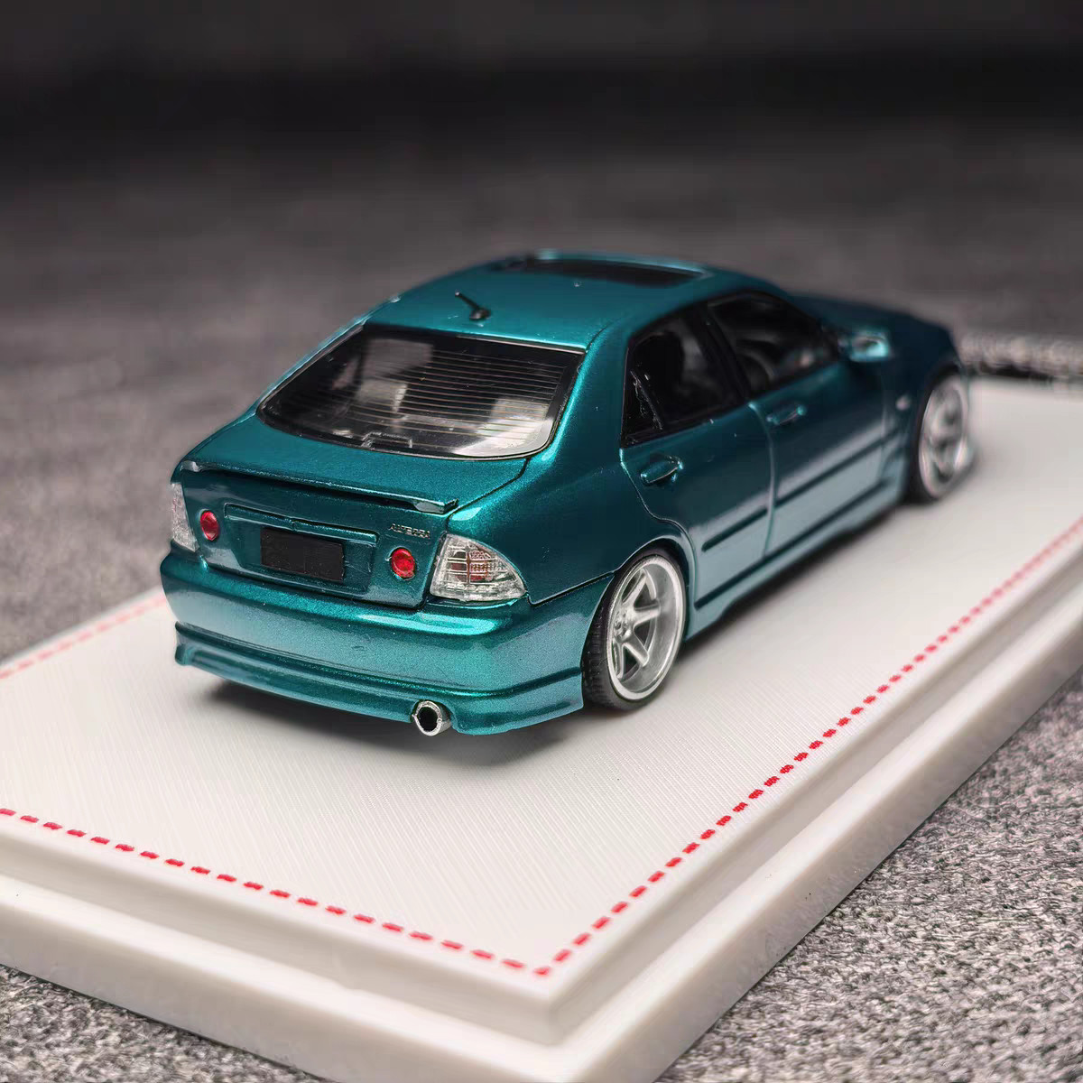 Model One 1:64 Toyota Altezza RS200 SXE10 Emerald Green