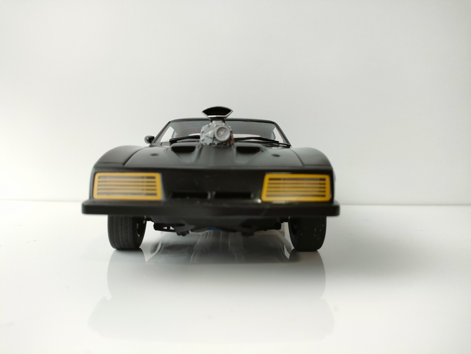 Mad Max 2 Diecast Car 1/18 The Road Warrior Interceptor AUTOart Millennium USED
