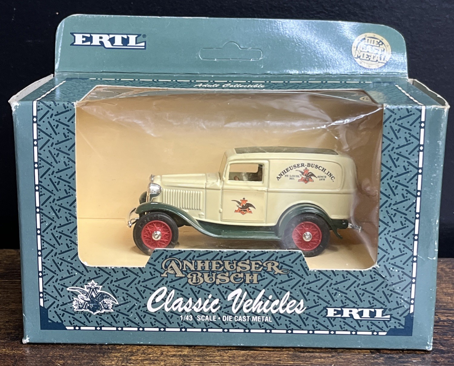 Ertl Anheuser Busch Classic Vehicles 1932 Ford Panel Truck 1/43 Die-Cast #9836