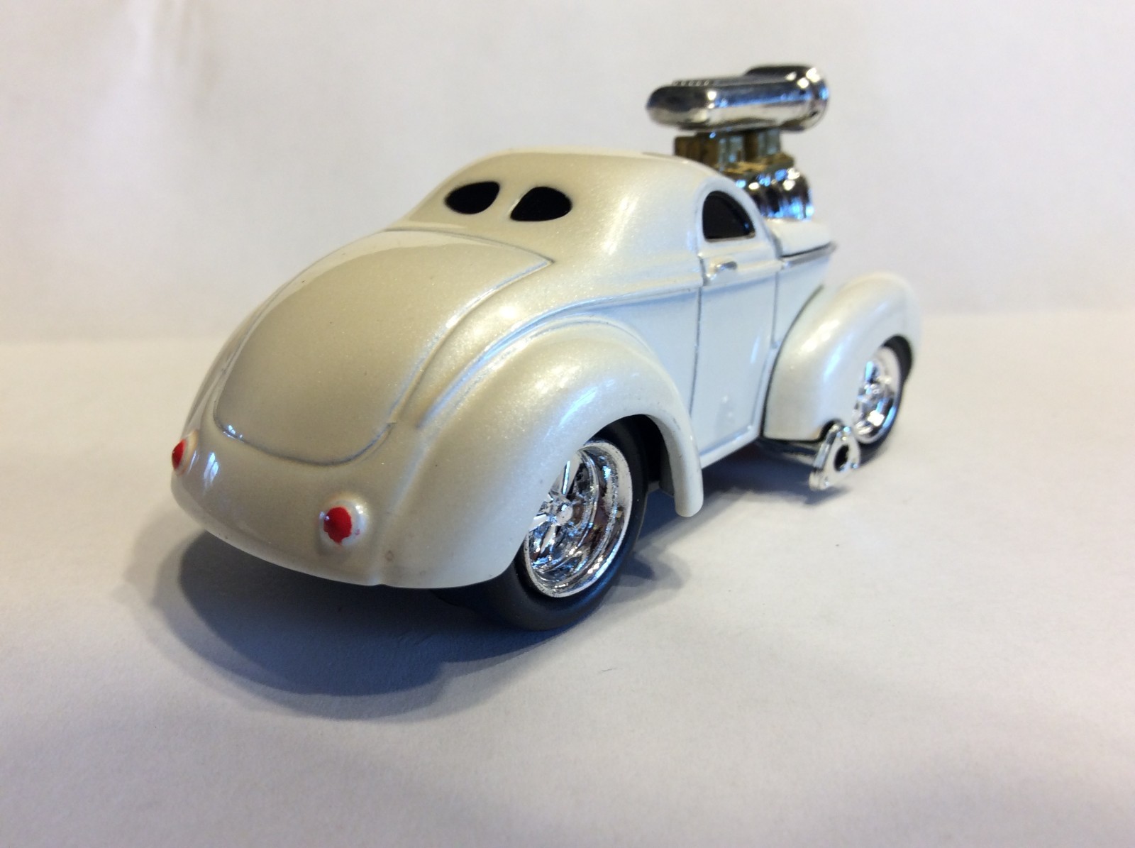 MUSCLE MACHINES 1941 41 WILLYS COUPE LIMITED EDITION – 1/64 DIECAST
