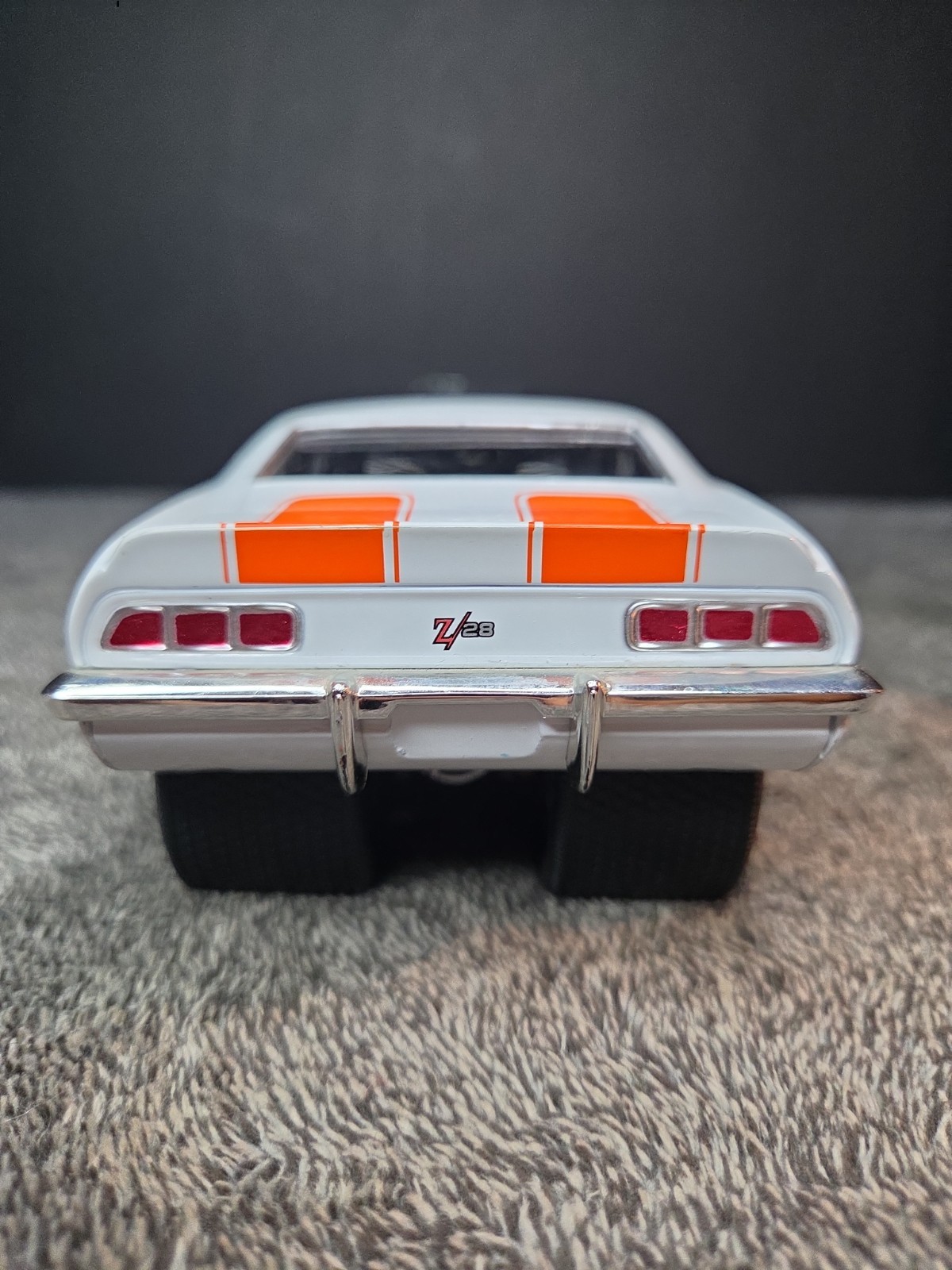 Vintage Muscle Machines 1969 Camaro White & Orange 2003 Funline