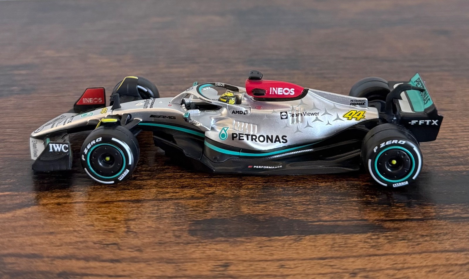 Bburango 1/43 F1 Lewis Hamilton Mercedes-AMG W13 Formula 1 Race Car with Driver
