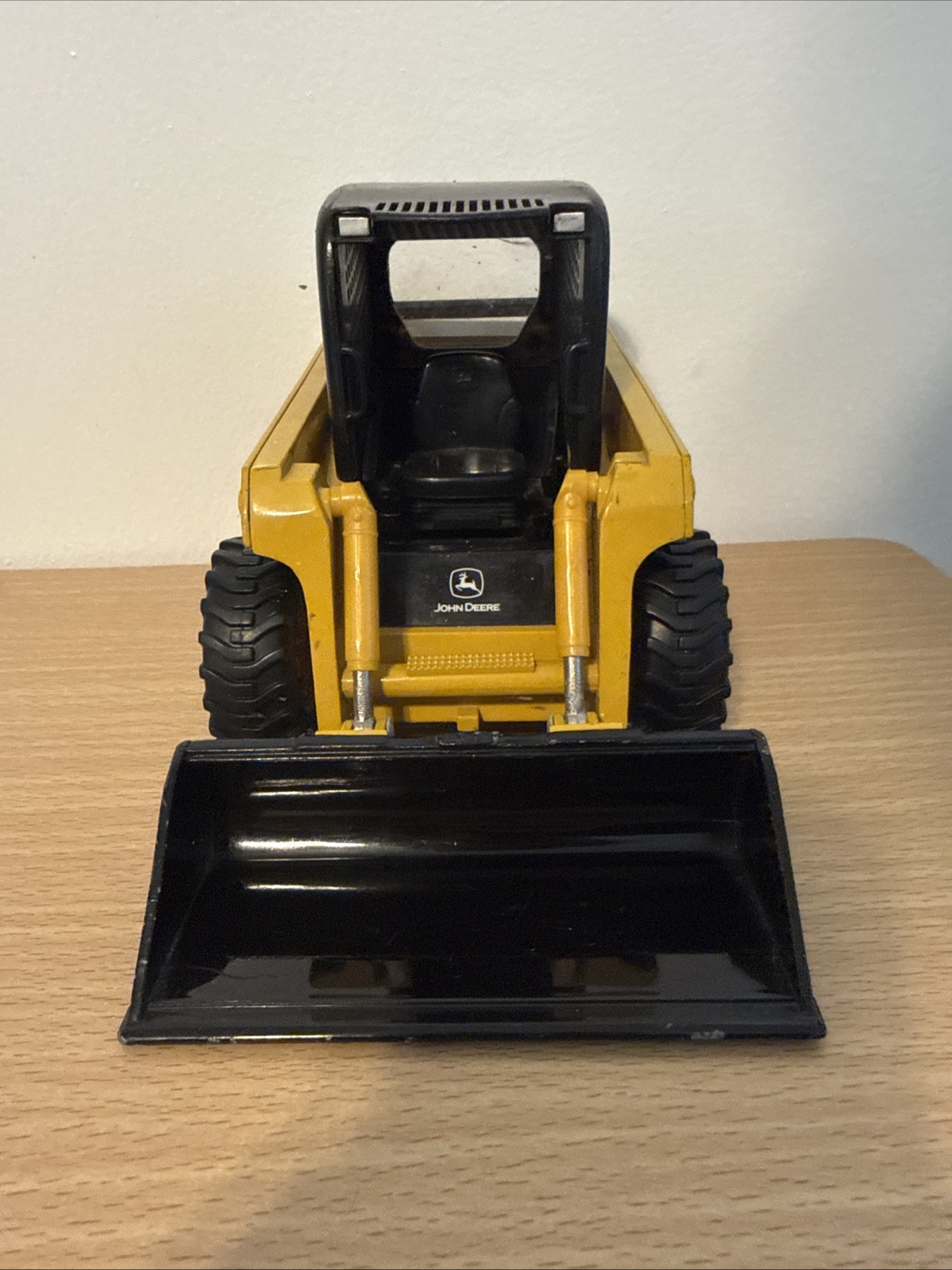 ERTL John Deere 320 Skid Loader VERY HEAVY