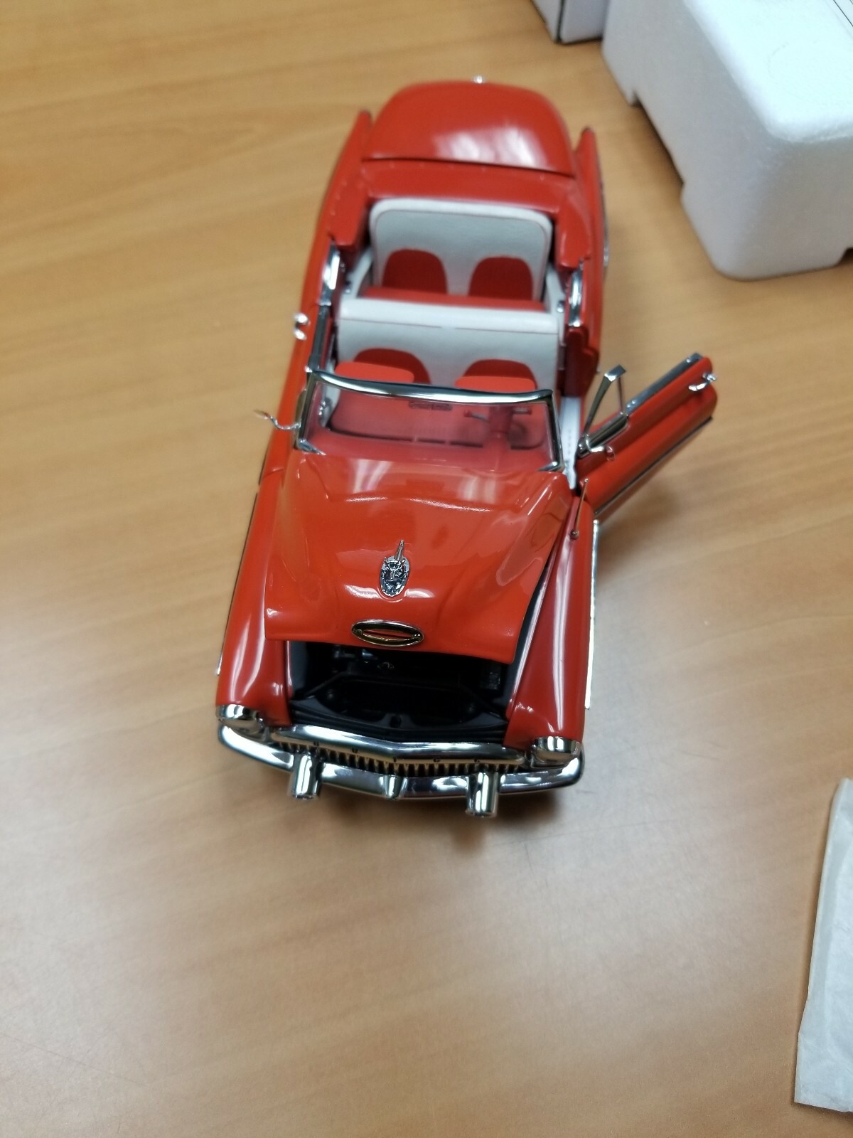 Danbury Mint 1953 Buick Skylark 1:24 Diecast Car
