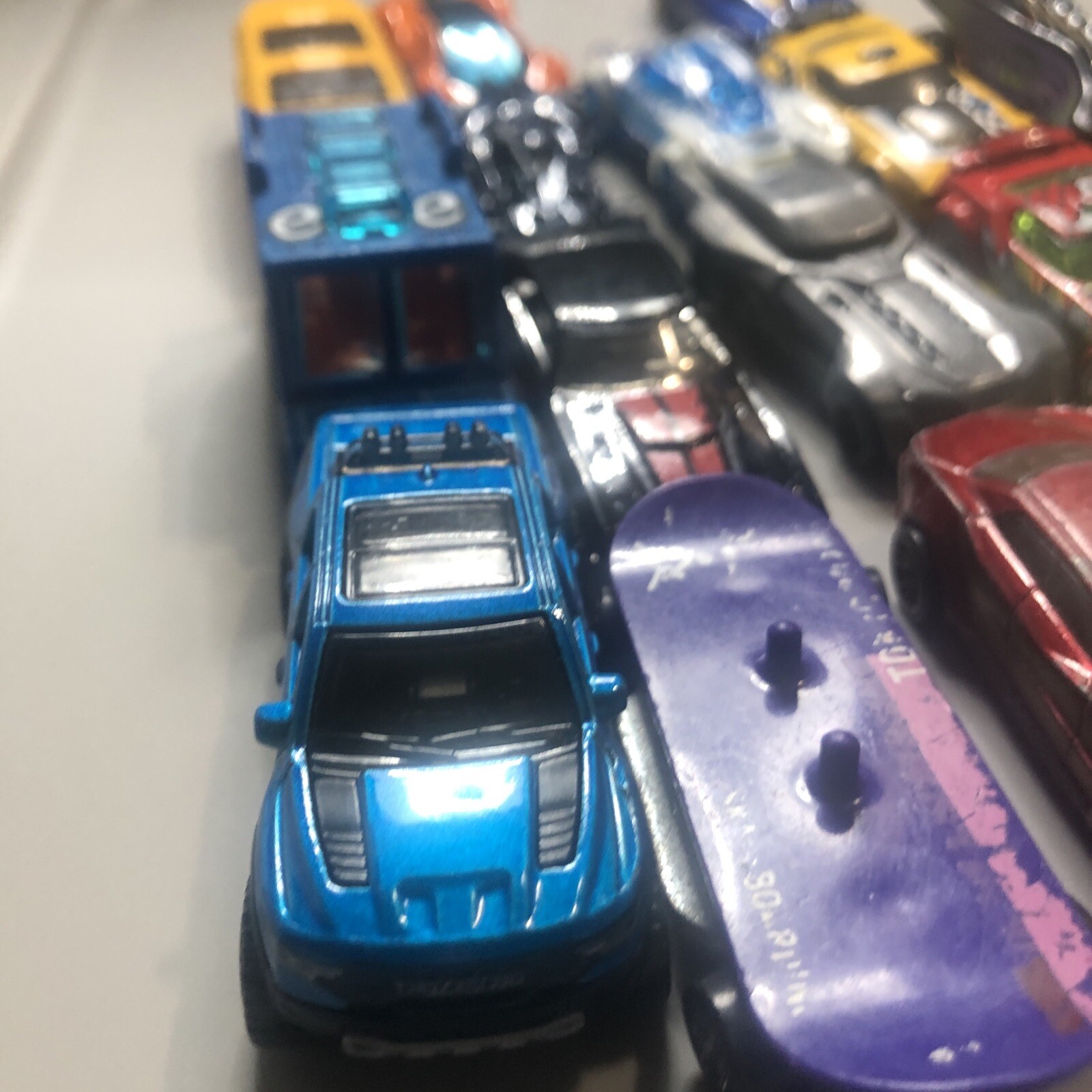 Hot Wheels Lot Of Cars 17 Mixed Please See Photos