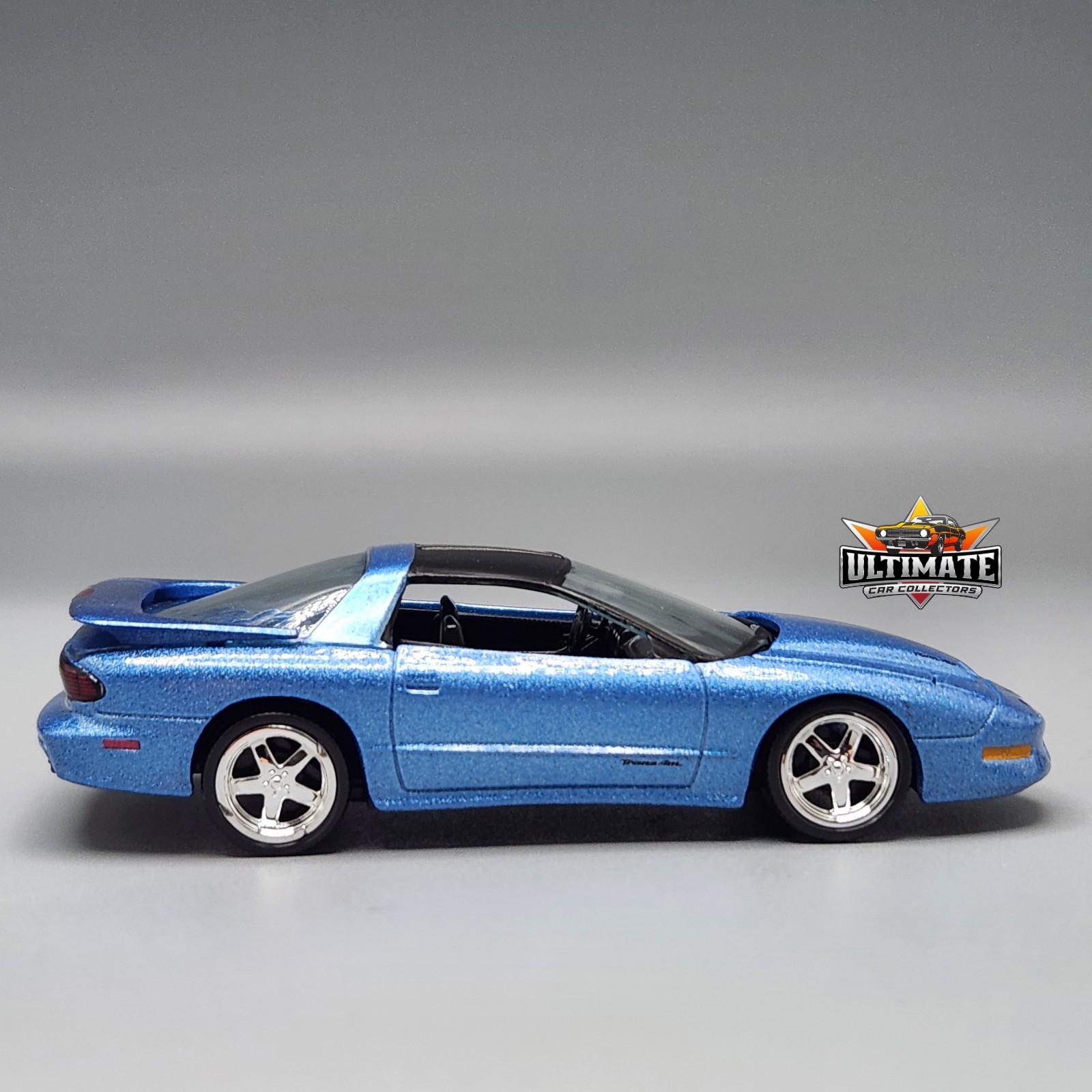 1997 Pontiac Firebird T/A WS6 Collectible 1/64 Scale Diecast Model Collector Car