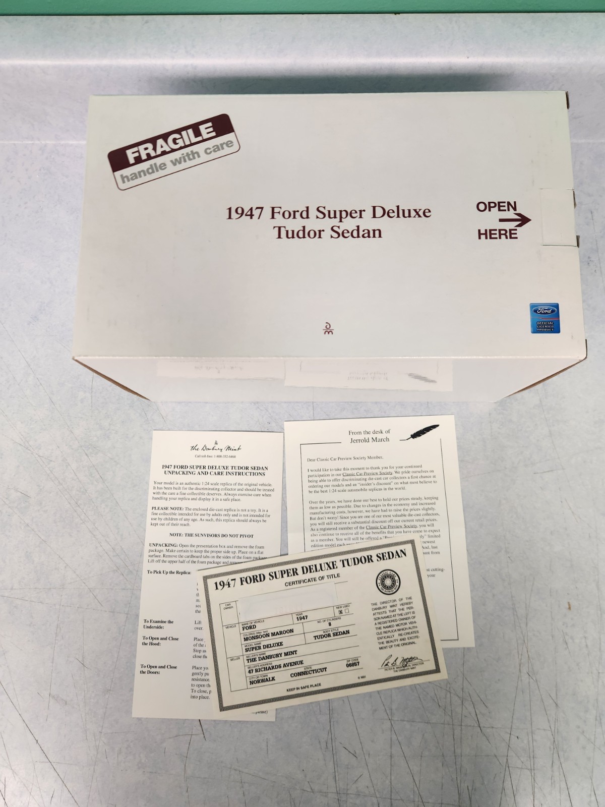 DANBURY MINT 1/24 1947 FORD SUPER DELUXE TUDOR SEDAN CAR BOX PAPERS