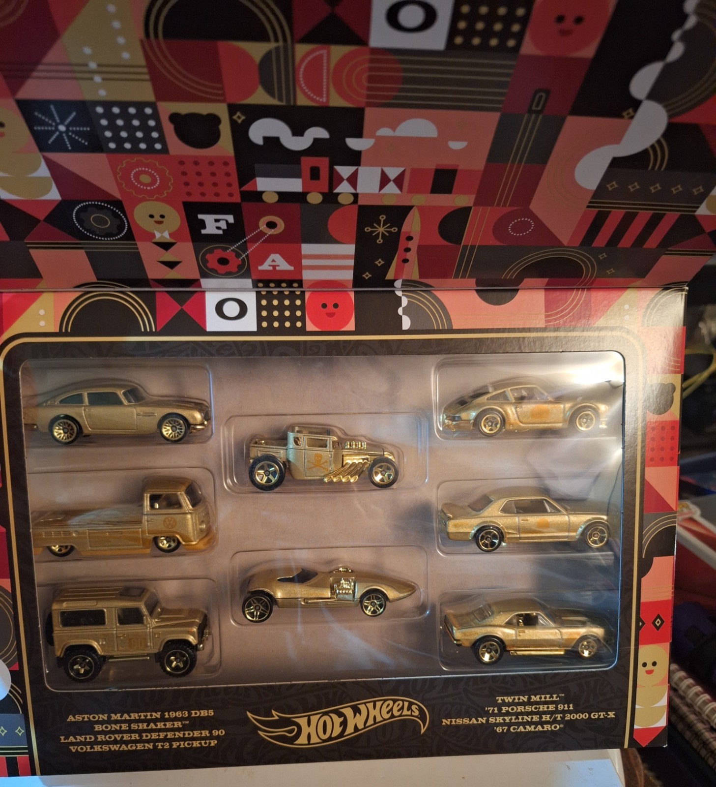 Hot Wheels FAO Schwarz 160 Years 8-Car Gift Set Gold Box Mattel