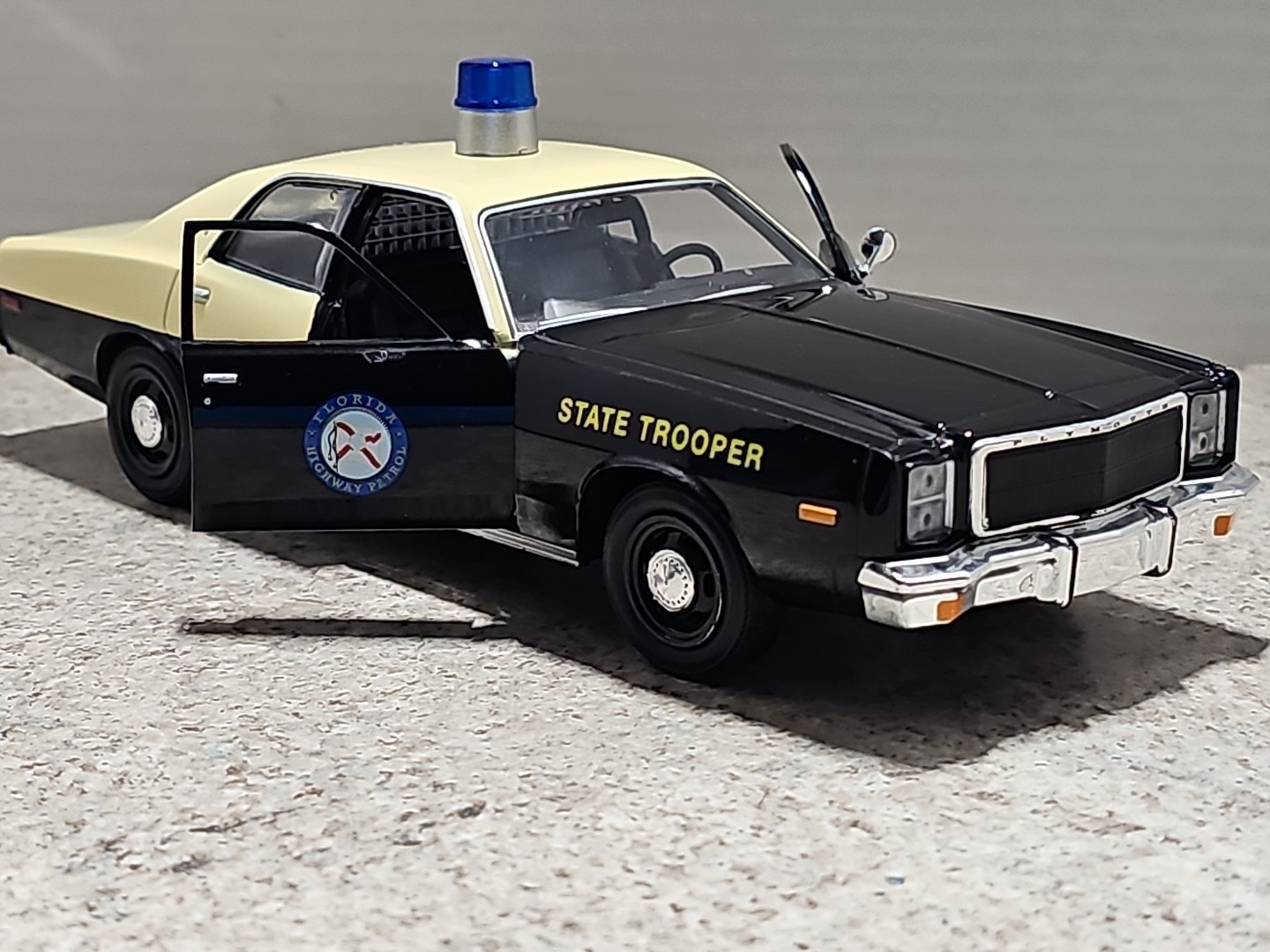Greenlight Hot Pursuit 1978 Plymouth Fury Fl. Hwy. Patrol 1:24 Diecast Series 1