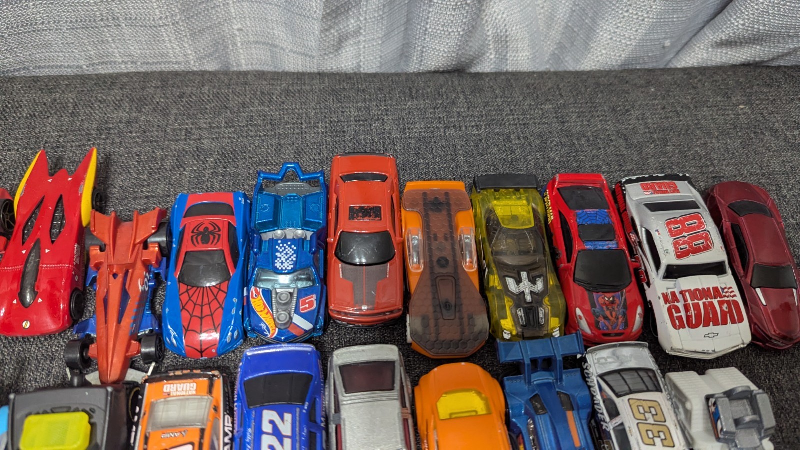 Hot Wheels / Matchbox /Other Loose Cars And Other Vehicles Lot Of 29