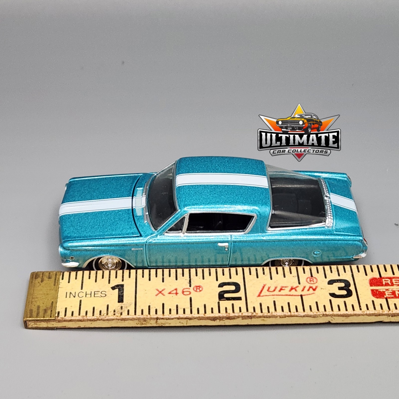 1965 Plymouth Barracuda Formula S Collectible 1/64 Scale Diecast Collector Car
