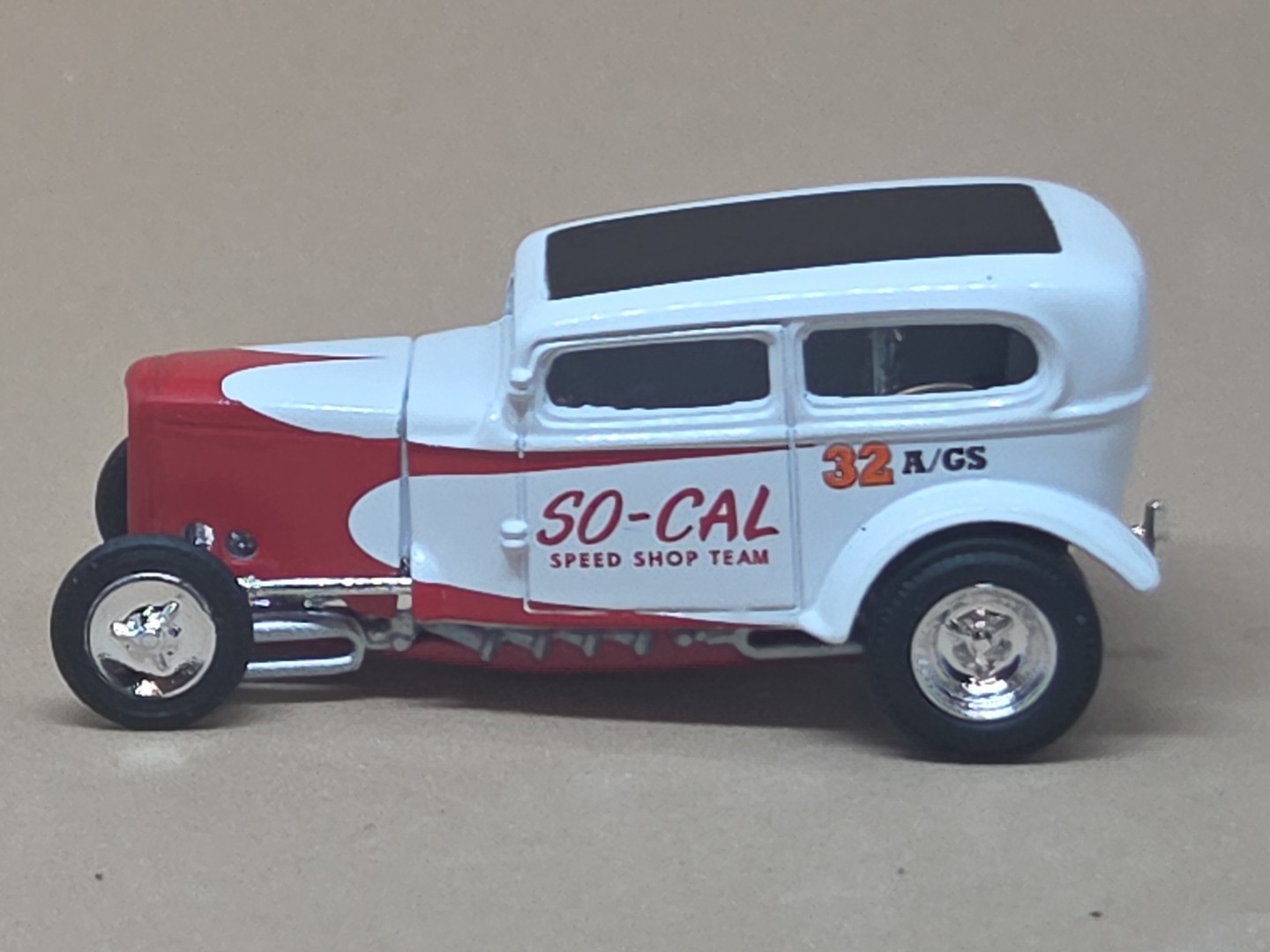 So Cal Speed Shop ’32 Ford Vicky Flathead V8 Dragster 1/64 Scale Limited Edition
