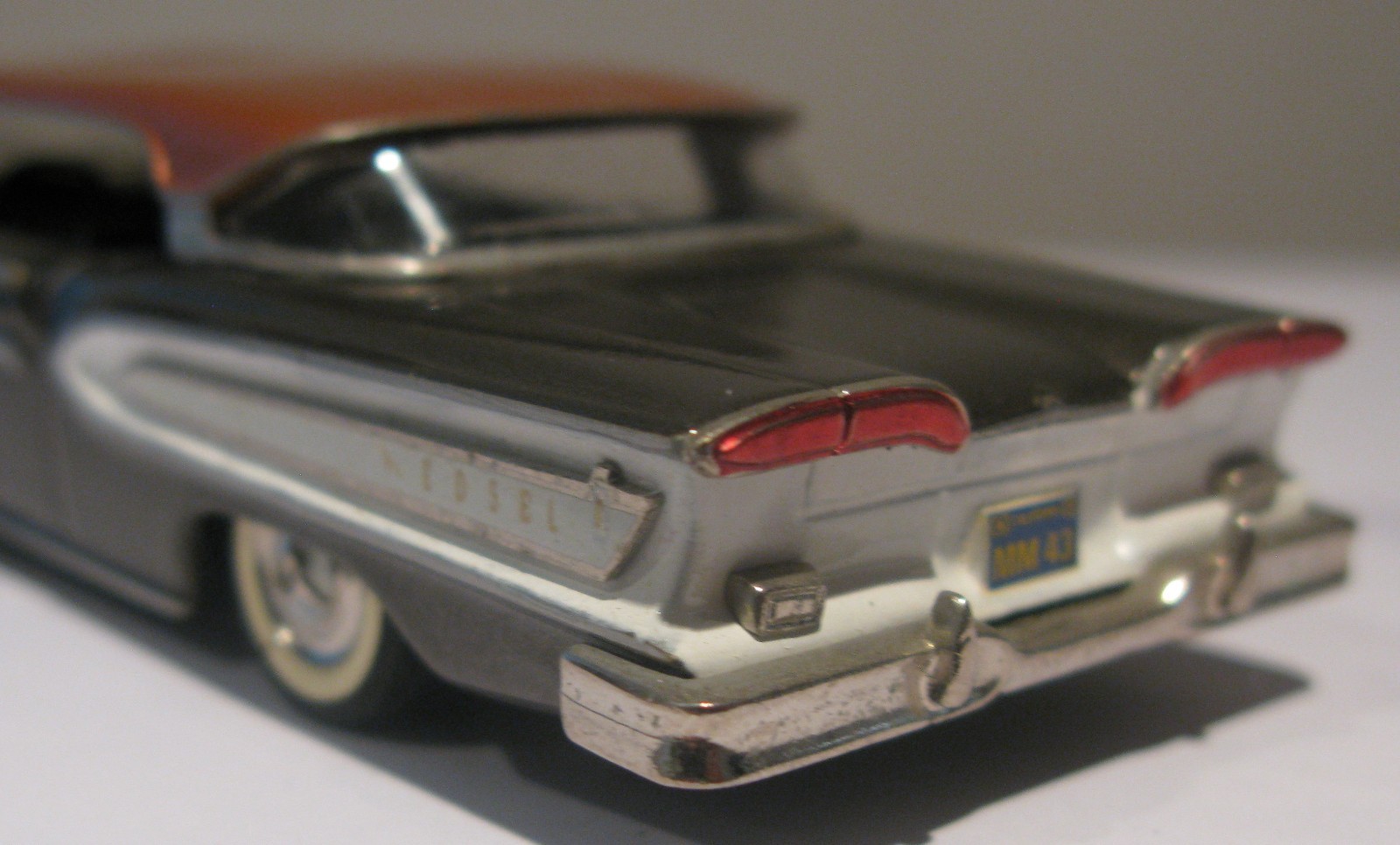 Mini Marque 1:43 US 5B 1958 Met Graphite & Copper Edsel Citation 2 Door Hardtop