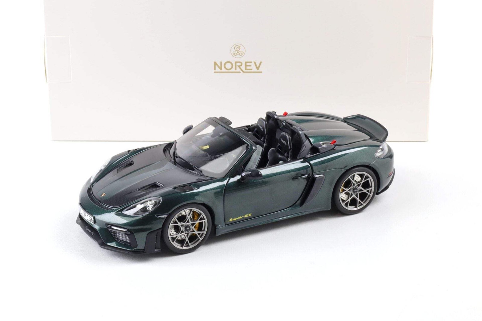 Norev 2023 Porsche 718 Spyder RS w/ Weissach Package Forest Green 1:18 187272