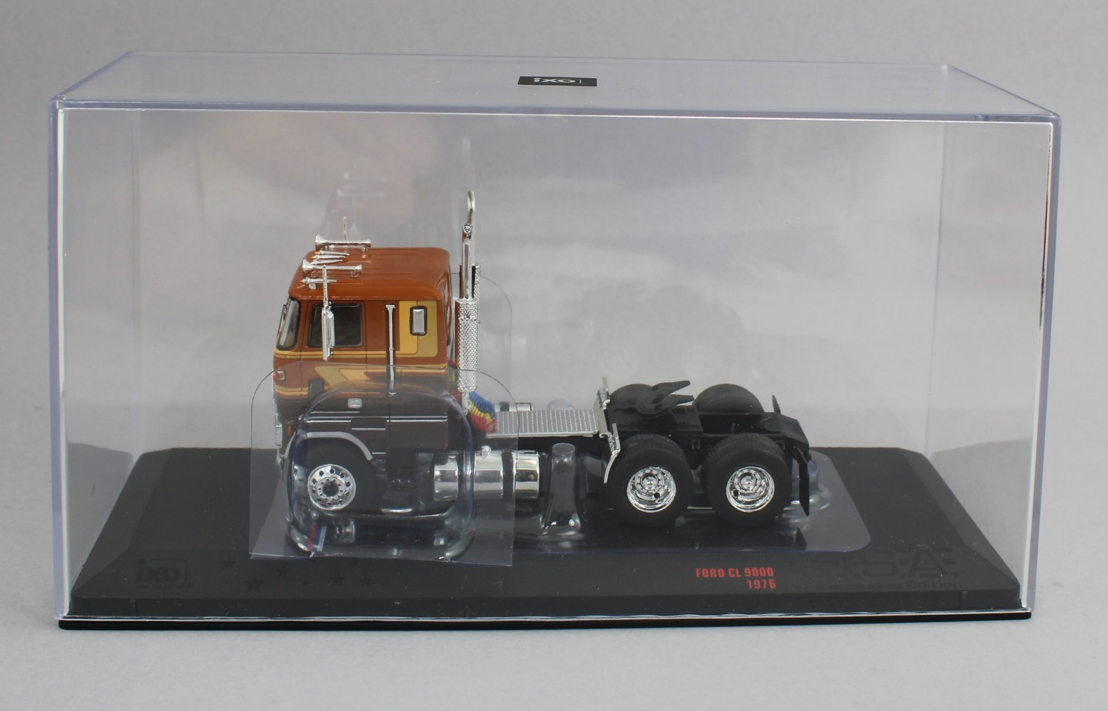 1:64 IXO Models *BROWN & TAN* FORD CL 9000 COE Semi Truck NIB!