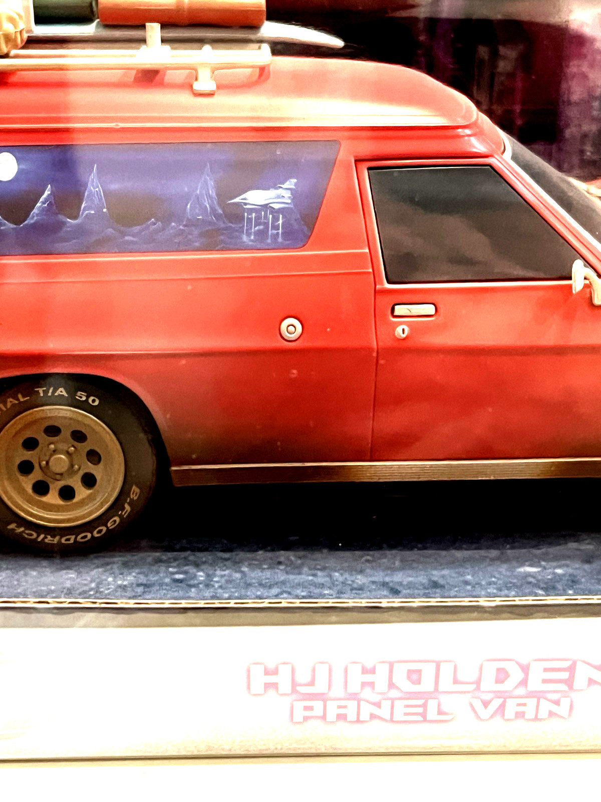 DDA 1/24 Mad Max HJ Holden Panel Van Dirty Opening Bonnet New