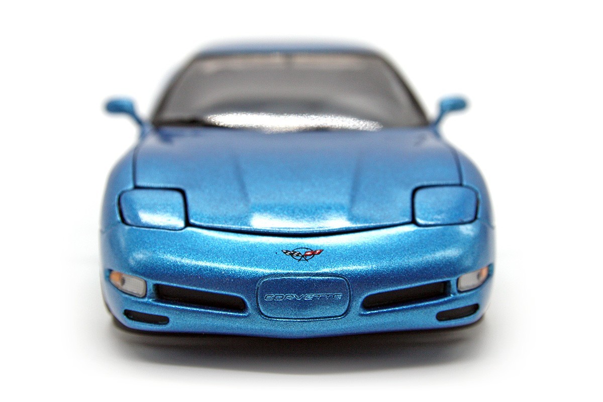 1999 Chevrolet Corvette (C5) Hardtop (1:24) Nassau Blue Diecast (LOOSE), by FM