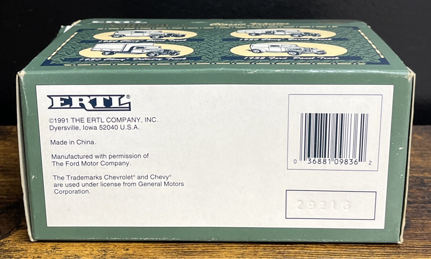 Ertl Classic Vehicles Anheuser Busch 1930 Chevy Panel Truck 1/43 Die-Cast #9836